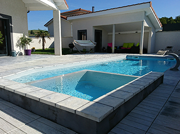 Construction piscine beton Saint-Étienne